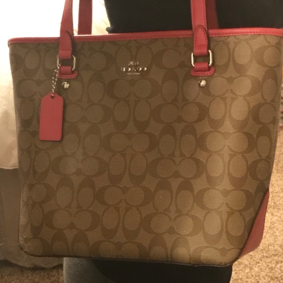 coach bag with pink strap
